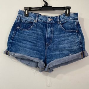 American Eagle 🦅 Mom High Rise Short